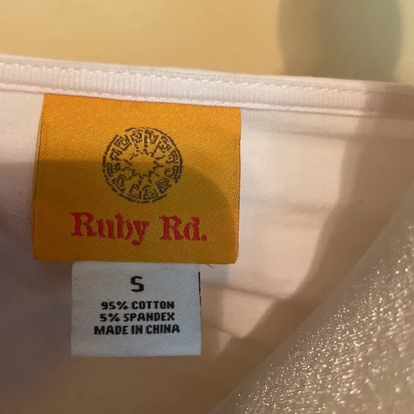 Ruby Rd top - Picture 10 of 11